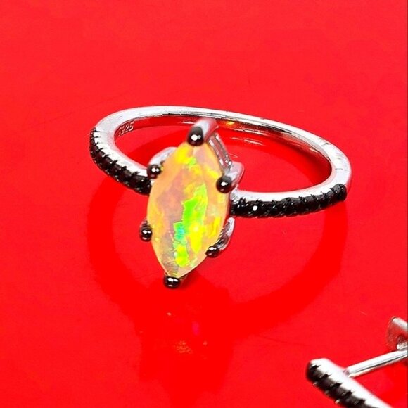 925 Sterling Silver Set: Earrings & Ring Sz 7.5 with Natural Ethiopia Fire Opal. - Picture 4 of 16